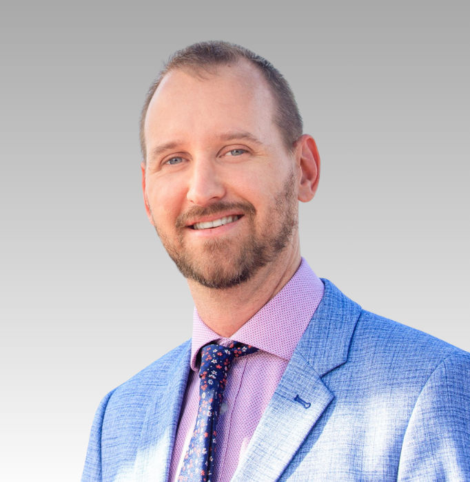 Dr Tristan Casey